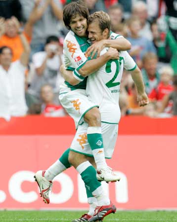 Με ανατροπή έφυγε η Βέρντερ από το Ανόβερο, ισοπαλία για Βόλφσμπουργκ και Χέρτα