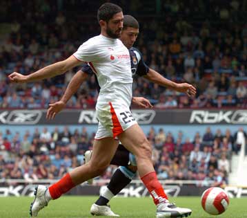 Τουλάχιστον δύο εβδομάδες εκτός δράσης ο Κωνσταντίνου που υπεστη θλάση