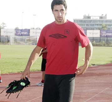 Οργισμένη ανακοίνωση Iωνικού για το θέμα Περόνε