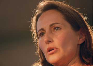 Περίεργη «έρευνα» στο διαμέρισμά της καταγγέλλει η Σεγκολέν Ρουαγιάλ