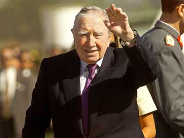 Την άρση της ασυλίας του Πινοτσέτ για φοροδιαφυγή αποφάσισε το Ανώτατο Δικαστήριο