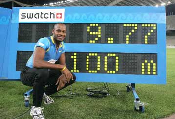 Ο Ασάφα Πάουελ ισοφάρισε και πάλι το -δικό του- παγκόσμιο ρεκόρ στα 100μ
