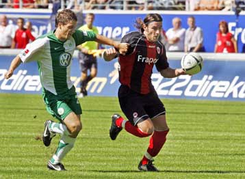 Η Βέρντερ πέρασε από το «Βεζερστάντιον», αποβλήθηκε ο Κυριάκος στο 0-0 της Αϊντραχτ