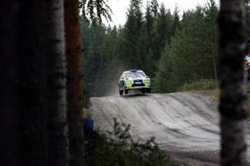 Για την εντός έδρας νίκη πορεύεται ο Μάρκους Γκρόνχολμ στο Ράλι της Φινλανδίας