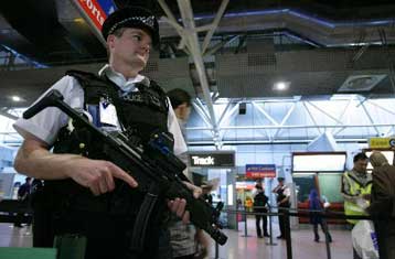 Επίκειται απαγγελία κατηγοριών εις βάρος των περισσότερων υπόπτων στη Βρετανία