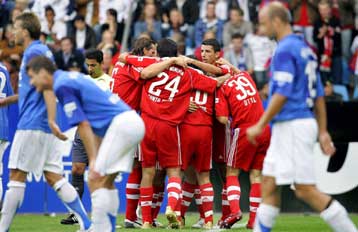 Παραμένει στην κορυφή η Μπάγερν, κάθε αποβολή και ένα γκολ για την Στουτγκάρδη