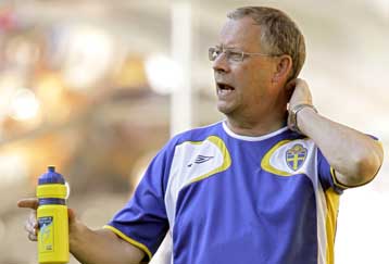 Εισβολή νεαρών χούλιγκαν στο σπίτι του Λαρς Λάγκερμπακ