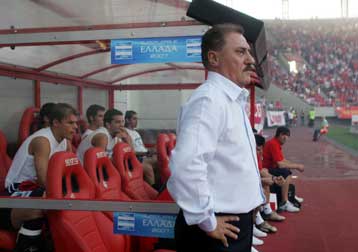 Ο Ολυμπιακός καλύτερος από Παναθηναϊκό και ΑΕΚ, εκτιμά ο Ματζουράκης