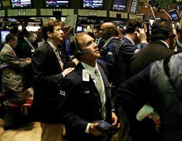 Με αρνητικό πρόσημο έκλεισε τη Δευτέρα η Γουόλ Στριτ – Μεικτές τάσεις στην Ευρώπη