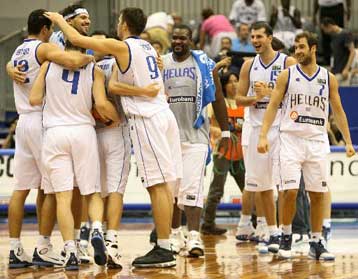 Απίστευτη νίκη με 72-69 την Αυστραλία χάρη σε τρίποντα Ζήση-Φώτση στο τέλος