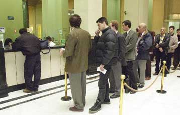 Αύξηση της έκπτωσης φόρου των στεγαστικών δανείων εξετάζει το οικονομικό επιτελείο