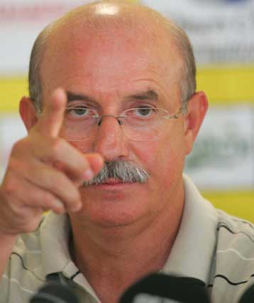 Δεν θέλει «αμπαρωμένη» ΑΕΚ ο Φερέρ, να ραγίσει… καρδιές θέλει ο Λυμπερόπουλος