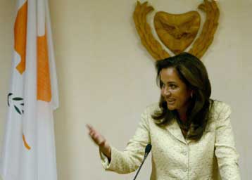 Από την Κύπρο άρχισε η περιοδεία της Ντ.Μπακογιάννη για την κρίση στο Λίβανο