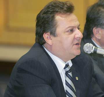 Επίθεση από αγνώστους δέχθηκε ο Γούμενος ενώ συζητούσε για τη μεταβίβαση μετοχών