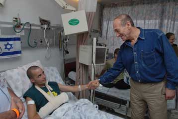 Διχασμένοι οι Ισραηλινοί για την παραίτηση ή μη της κυβέρνησης Ολμέρτ