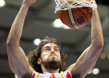Οριστικά πρώτη η Ισπανία, 93-83 τη δυνατή Αγκόλα