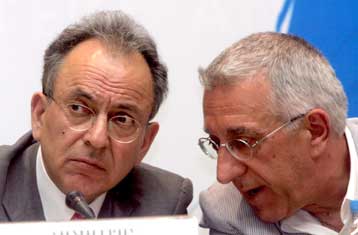 Επέκταση ωραρίου των λαϊκών αγορών υποστηρίζουν Ν.Κακλαμάνης και υπ.Ανάπτυξης