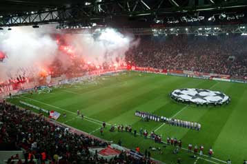 Με τη Βαλένθια στο «Καραϊσκάκη» ξεκινά ο Ολυμπιακός, στο «Σαν Σίρο» αρχίζει η ΑΕΚ