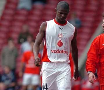 Έληξε το σίριαλ της μπλε κάρτας του Ζούλιο Σέζαρ