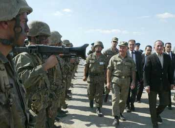 Έρευνα στην Κύπρο για τη δράση παραστρατιωτικού κυκλώματος στην Εθνοφρουρά