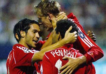 Νίκες για Έβερτον, Σίτι επί Λονδρέζων, δύσκολα Λίβερπουλ, Μαντσεστερ Γιουνάιτεντ