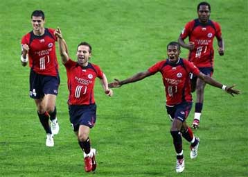 «Τριάρα» της Λιλ, «τεσσάρα» της Λιόν που σκαρφάλωσε στην κορυφή