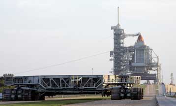 Αναβολή της εκτόξευσης του διαστημοπλοίου Atlantis, λόγω της τροπικής καταιγίδας