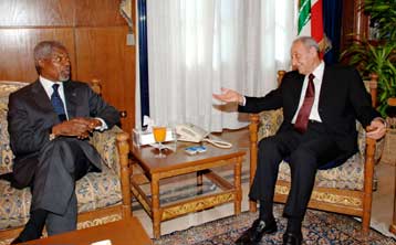 Την απελευθέρωση των Ισραηλινών στρατιωτών ζητά από τη Χεζμπολάχ ο Κόφι Ανάν