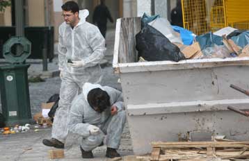 Έκρηξη αυτοσχέδιου μηχανισμού έξω από το εργοστάσιο της Sexform στο Ίλιον