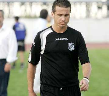 Με αποβολή έκανε ντεμπούτο ο Μαχλάς στον ΑΠΟΕΛ