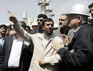 Απέρριψε το τελεσίγραφο του ΟΗΕ για τον εμπλουτισμό ουρανίου ο Αχμαντινετζάντ