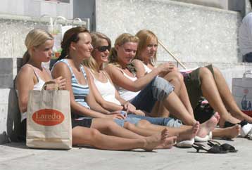 Αύξηση 10,3% στα έσοδα από τον τουρισμό το 2006, σύμφωνα με την κυβέρνηση