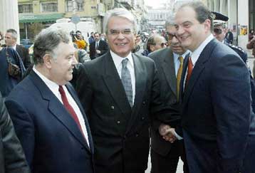 Διέψευσε τα σενάρια περί υποψηφιότητάς του στο Δήμο Πειραιά ο Γ.Κασιμάτης