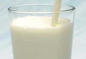 Καταγγελίες παραγωγών για «ξέπλυμα» εισαγόμενου γάλακτος