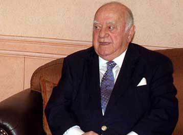 Αποχωρεί από την ηγεσία του ΣΑΕ o Αντριου Αθενς