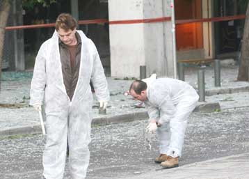 Νέο χτύπημα της «Επαναστατικής Ταξιαρχίας» με γκαζάκια στον ΟΑΕΔ Κερατσινίου