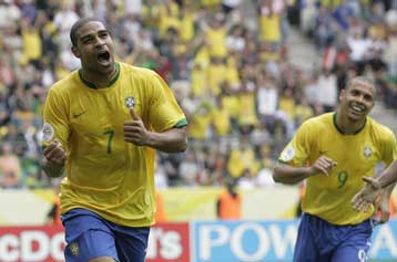 Συμφωνία ανάμεσα σε Ρεάλ και Ίντερ για ανταλλαγή του Ρονάλντο με τον Αντριάνο