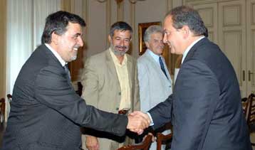 Κατώτερο μισθό 1.250 ευρώ στο Δημόσιο διεκδικεί η ΑΔΕΔΥ