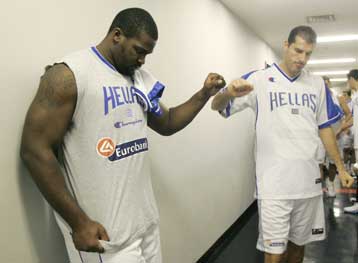 Ο πραγματικός σεισμός θα γίνει την Παρασκευή, είπαν οι διεθνείς μετά τα 4.8 ρίχτερ