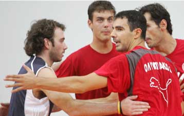 Ο Ολυμπιακός ηττήθηκε 3-0 σετ από την Βερόνα