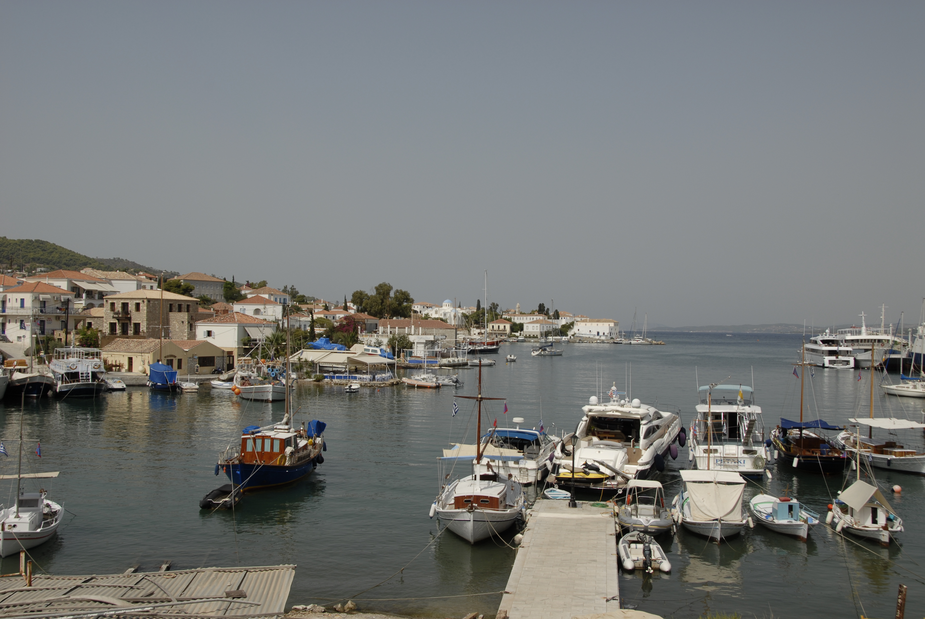 Παλαιό Λιμάνι Σπετσών, ένα θέαμα συναρπαστικό