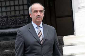 «Φωτιές» άναψε στην κυβέρνηση το θέμα της αντιμετώπισης της διαφθοράς