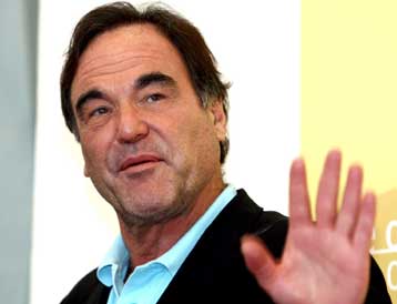 Ο Όλιβερ Στόουν στη Βενετία με την ταινία του «Δίδυμοι Πύργοι»