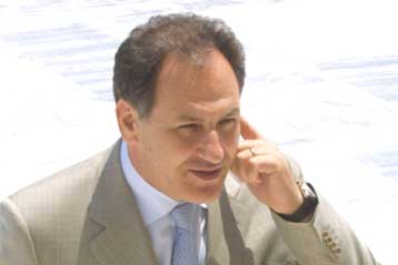 «Δεν ασχολούμαι με τον κ. Αγραπίδη» δήλωσε ο Κώστας Λαλιώτης