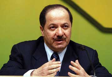 Οι Κούρδοι υψώνουν τη δική τους σημαία στα δημόσια κτίρια του ιρακινού Κουρδιστάν