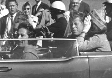 Πέθανε και ο τελευταίος εν ζωή επιβάτης του οχήματος στο οποίο δολοφονήθηκε ο Κένεντι