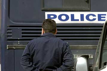 Ρατσιστική επίθεση εναντίον δύο αλλοδαπών εν μέσω πανηγυρισμών στην Αθήνα