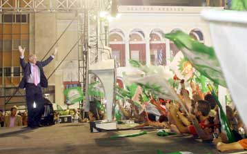 Λέμε «όχι» στην κυβέρνηση που πουλά προστασία, είπε ο Γ.Παπανδρέου από την Πάτρα