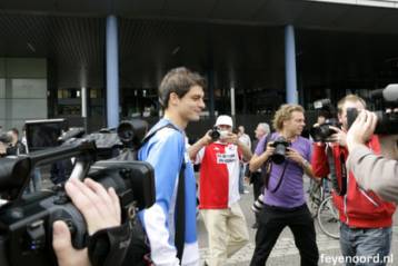 Την εμπιστοσύνη των οπαδών της Φέγενορντ δεσμεύτηκε να κερδίσει ο Χαριστέας