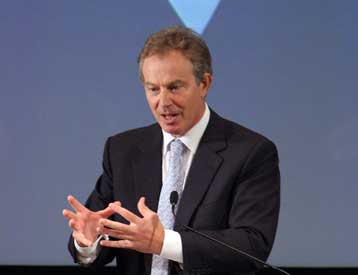 Παραίτηση του Τόνι Μπλερ από την πρωθυπουργία ζητούν Βρετανοί βουλευτές